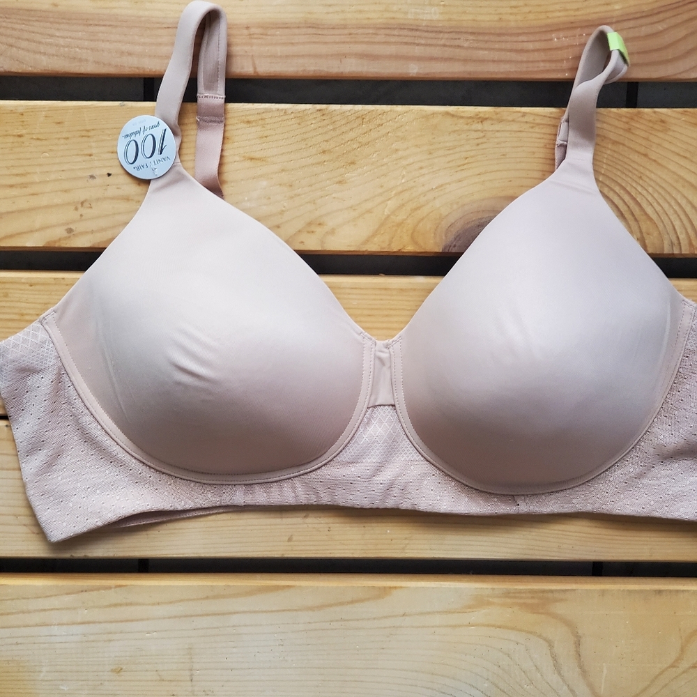 Vanity Fair Light Beige Bra 44B Full Coverage Wirefree